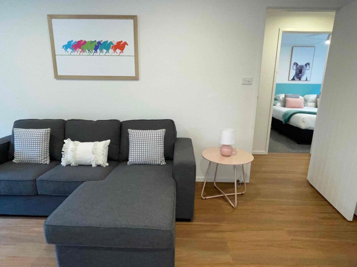 Botanic Racecourse Apartment Warrnambool Exterior photo